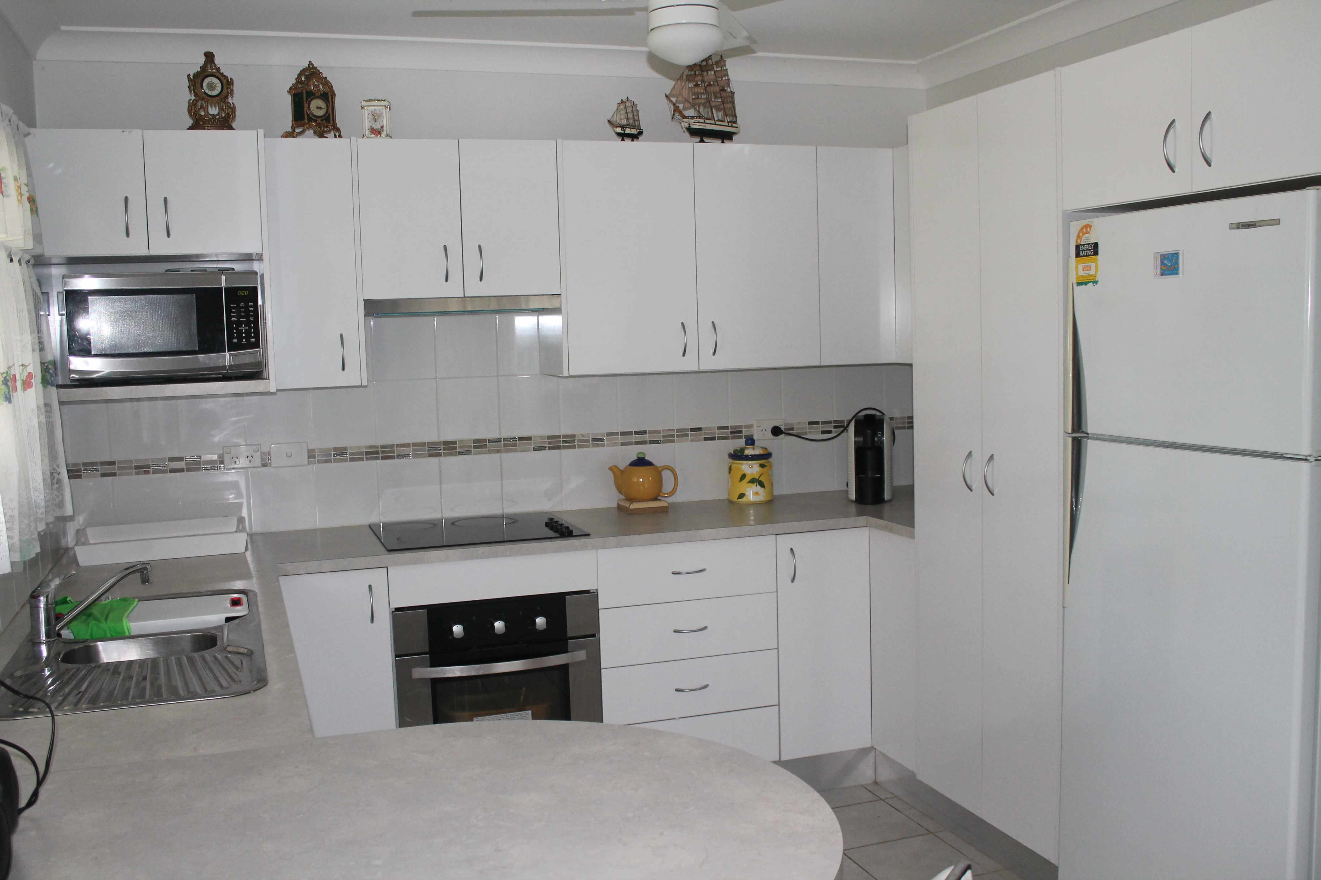 Modern
          Kitchen